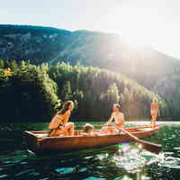 Familie am Piburger See im Ötztal