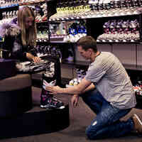 Glanzer Ski Verleih Schuhanprobe